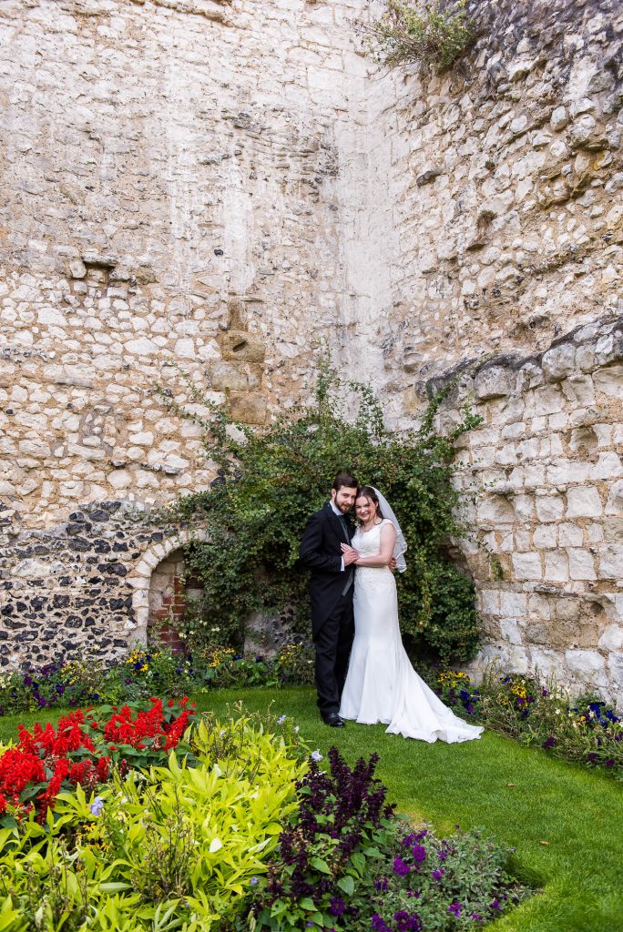 Relaxed couples photography in Guildford Castle Gardens