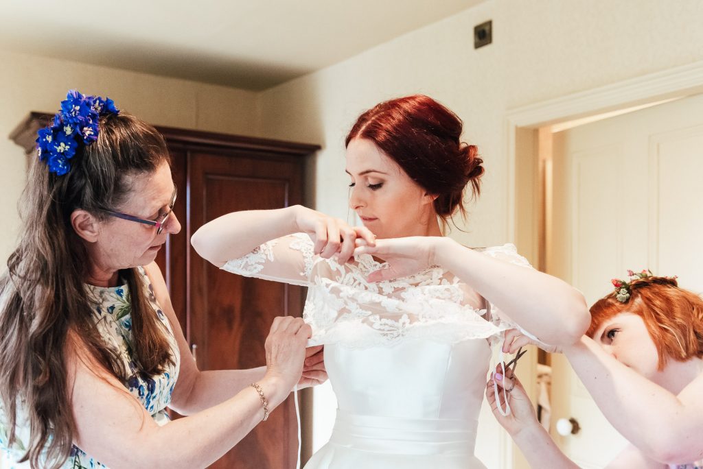 Natural wedding bridal preparation photography