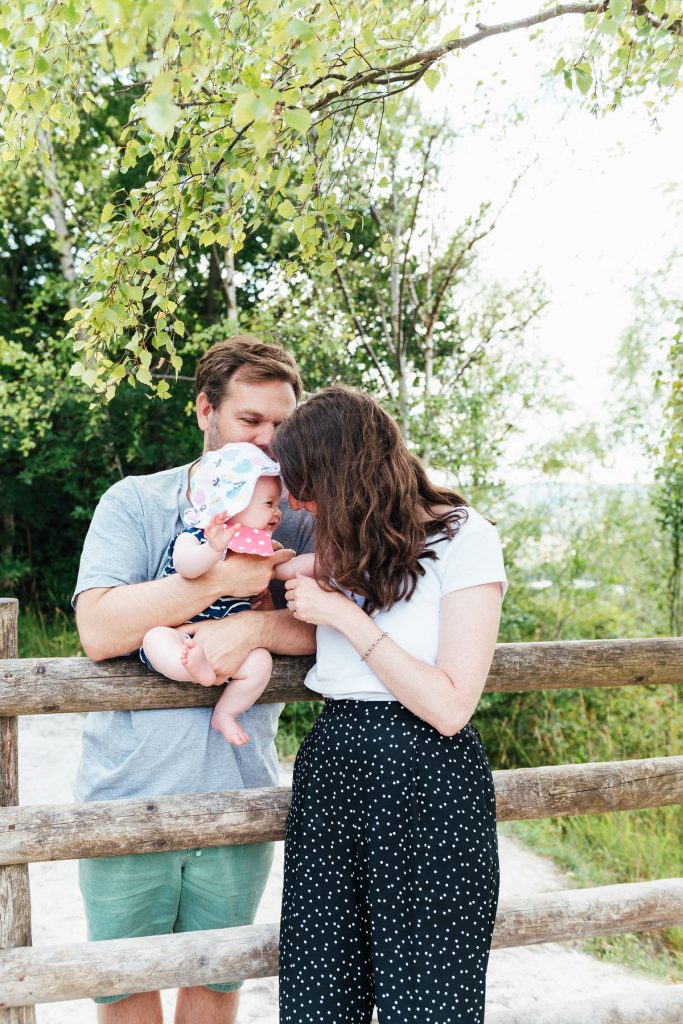 Sunny and natural family photography