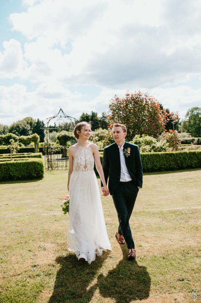 Relaxed Summer Cain Manor Couples Wedding Portraits
