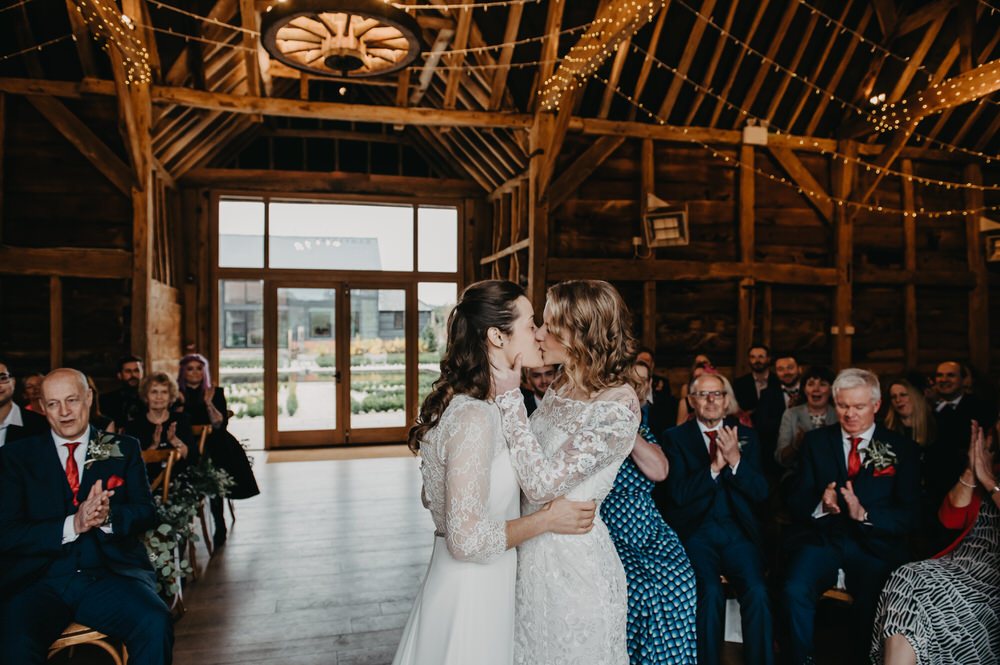 Hampshire Wedding Photography – Winter Silchester Farm Wedding