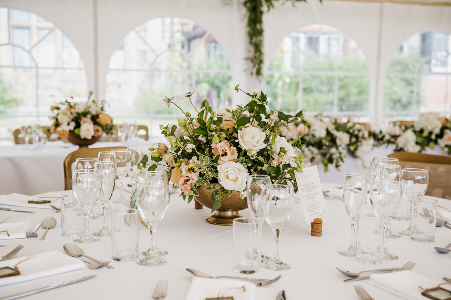 Elegant and chic Wedding Table Flower Decoration