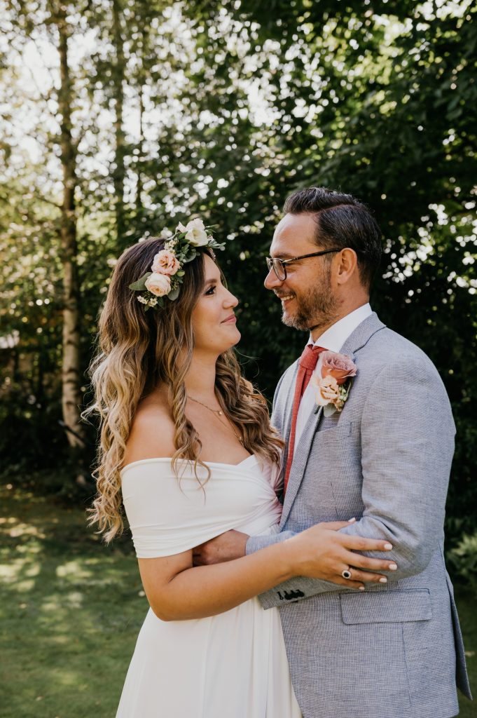 Relaxed and Natural Couples Wedding Portrait
