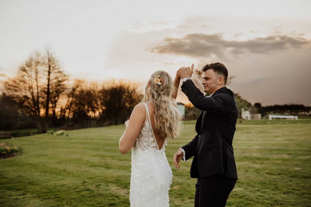 Candid Sunset Couples Dance Photography