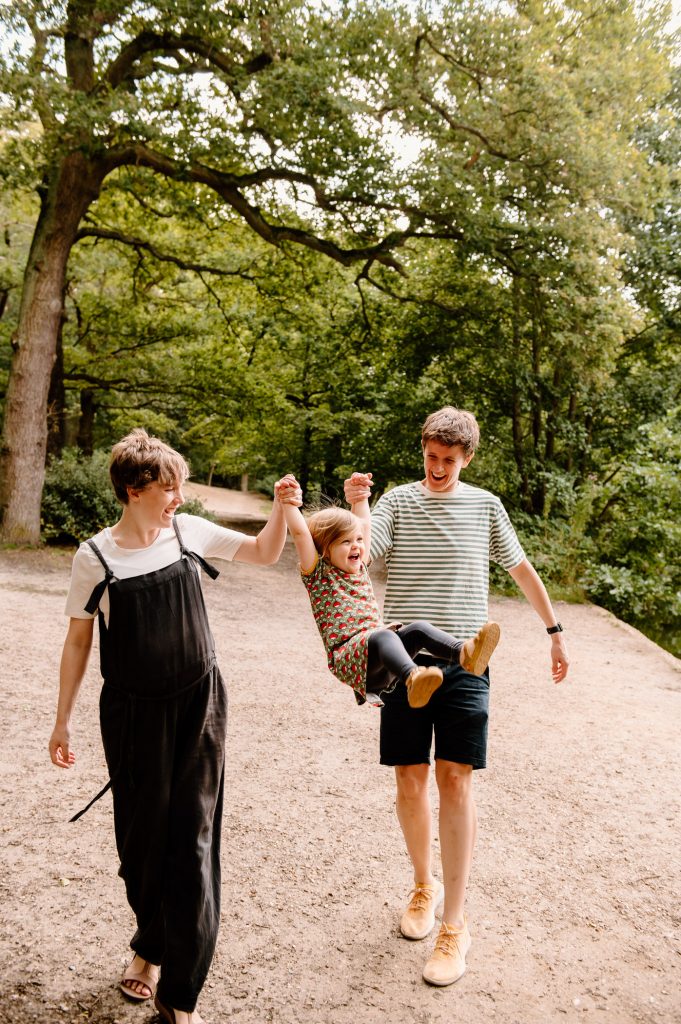 Fun and intimate Outdoor Woodland Family Shoot