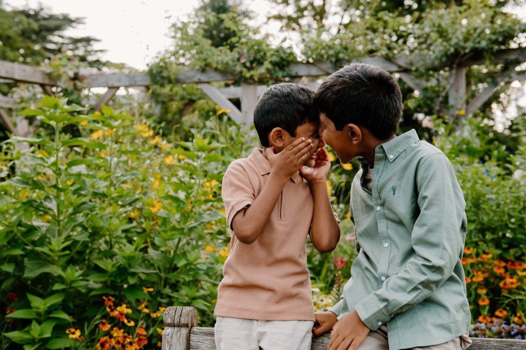 Relaxed and Natural Sibling Portrait. Richmond Family Shoot.